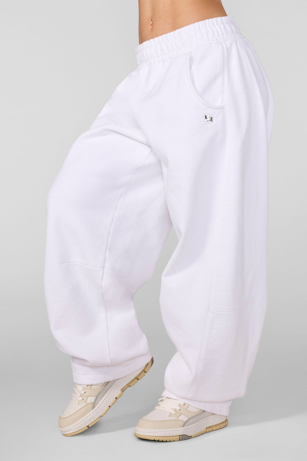 W2255 - Studio Edit Barrel Jogger - White