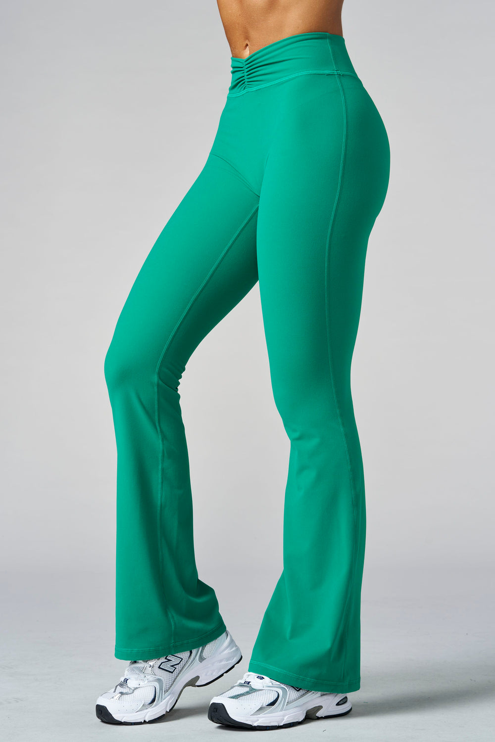 W2279 Buttersoft Scrunch Band Flare Leggings (short) - Green