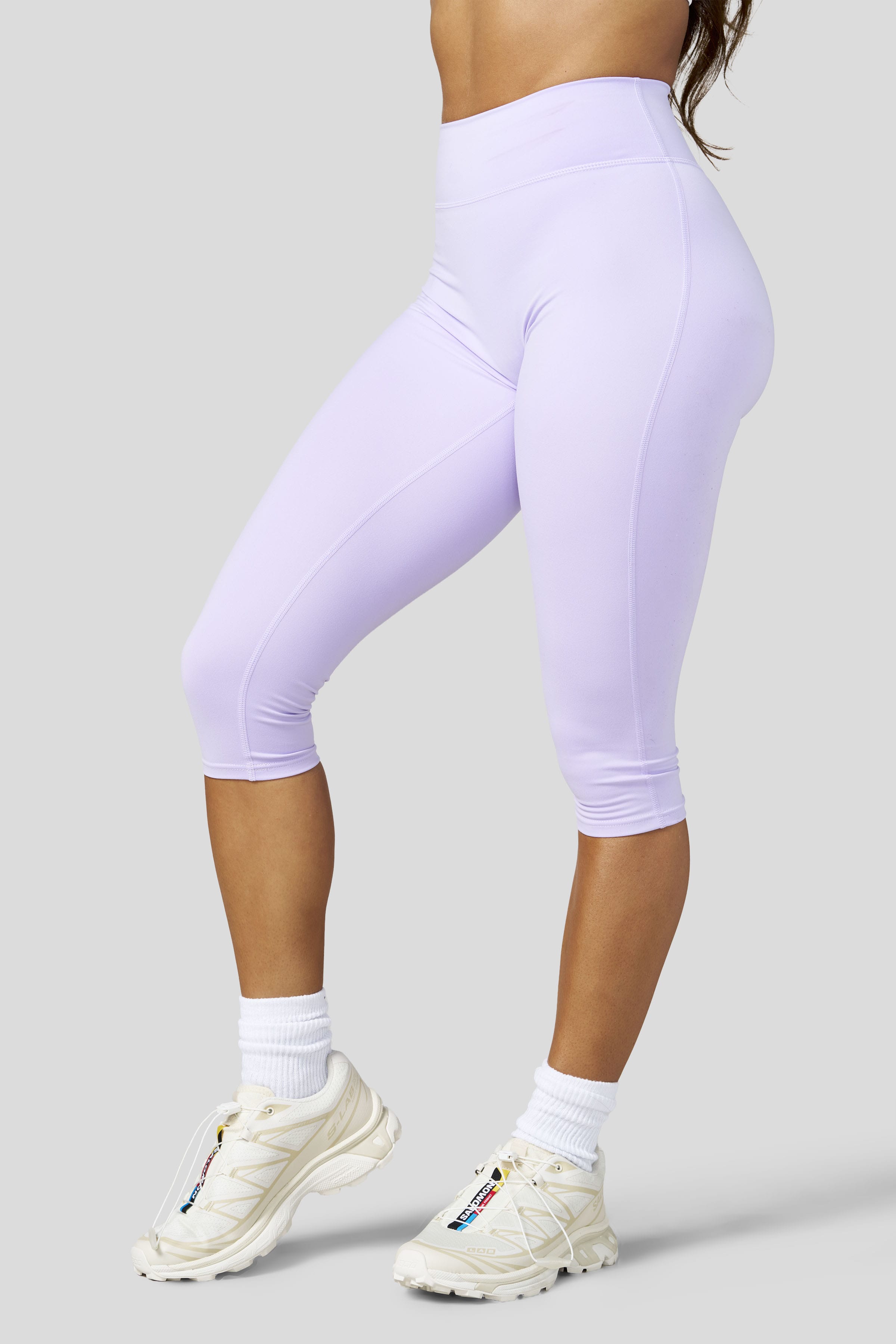 W2316 - Elevate Capri Leggings - Lilac