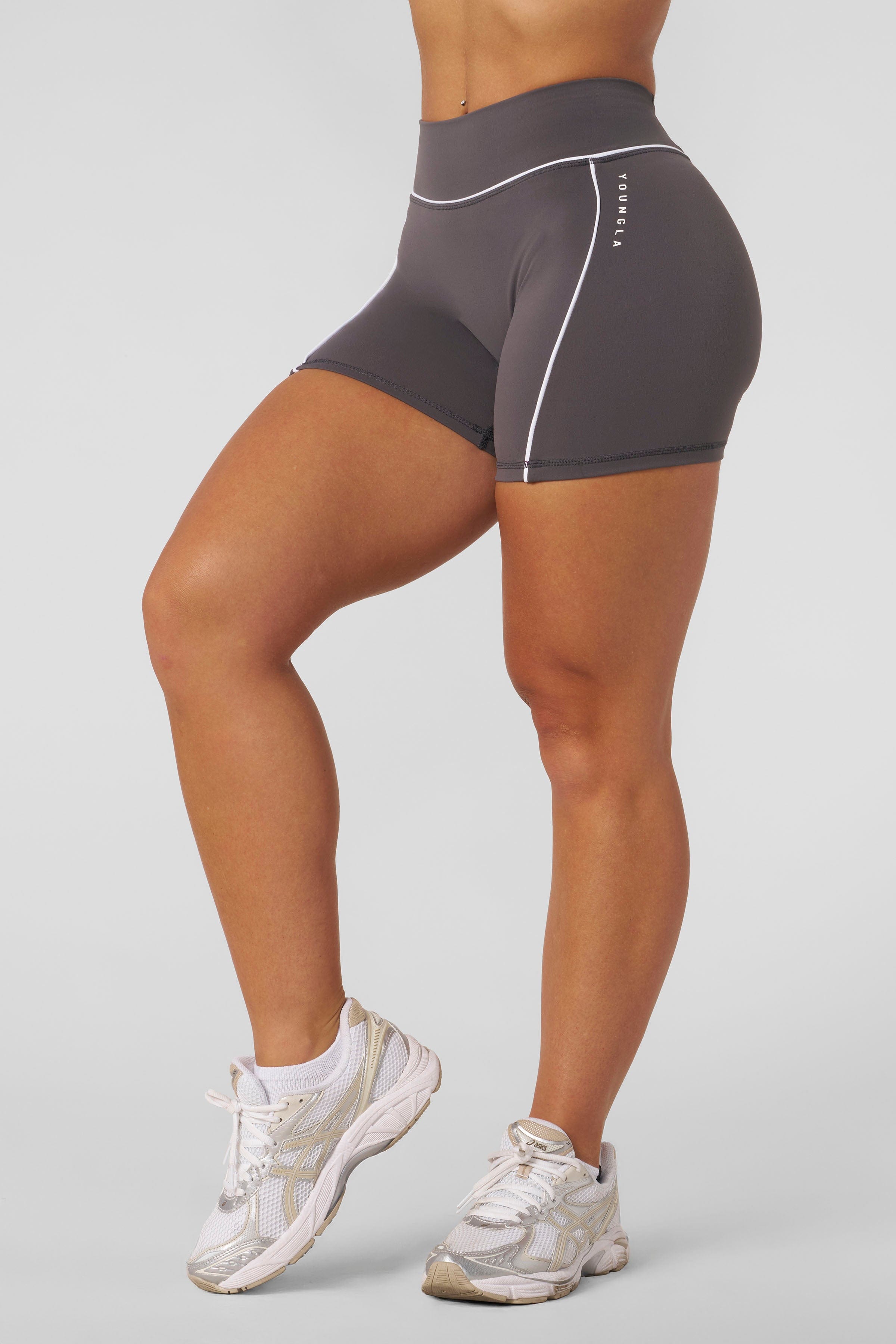W161 - Elevate Outline Shorts 5" - Charcoal