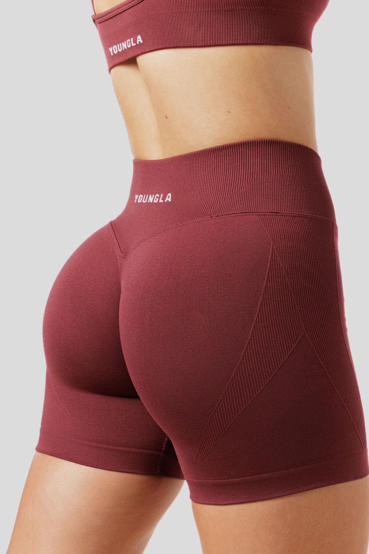 W148 - Curve Hourglass Seamless Short - Burgundy